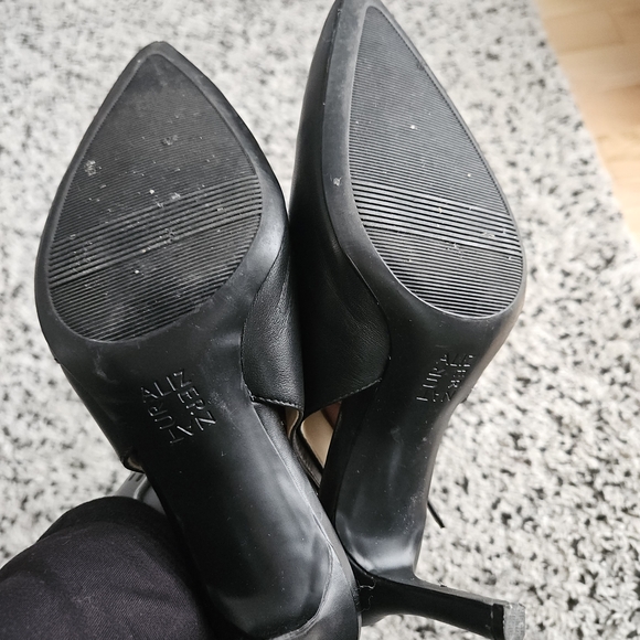 Naturalizer Leather Black Pointed Slingback Pumps - Picture 3 of 4